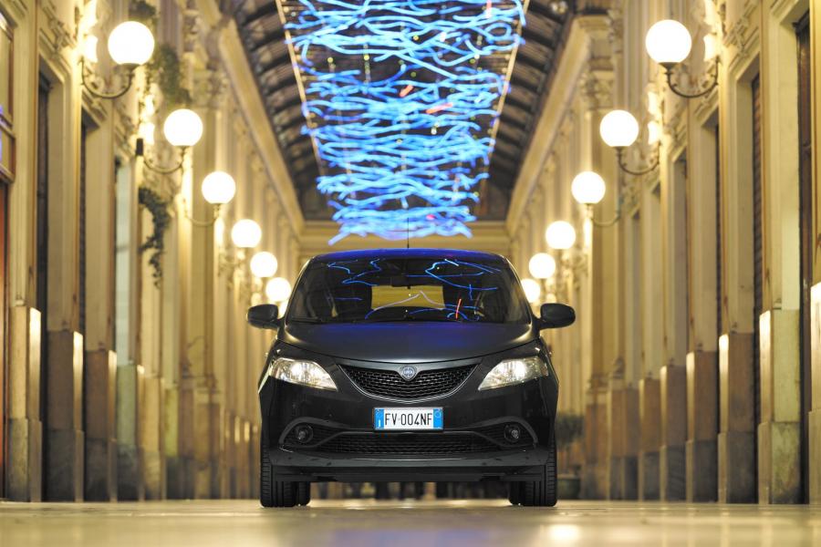  Lancia Ypsilon Black and Noir (846) 2019 года  (фото 4 из 39)